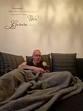 Snapshot of Maiki82 chatting on 10, 1, 2025 Maiki82 online show from 10, 1, 2025