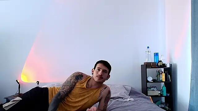 Snapshot of anika_lowen02 chatting on 10, 12, 2024 anika lowen02 online show from 10, 12, 2024