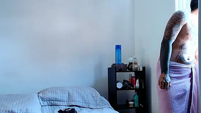 Snapshot of anika_lowen02 chatting on 13, 12, 2024 anika lowen02 online show from 13, 12, 2024