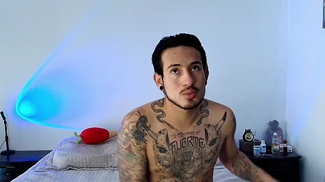 Snapshot of anika_lowen02 chatting on 17, 1, 2025 anika lowen02 online show from 17, 1, 2025