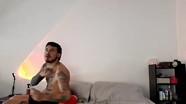 Snapshot of anika_lowen02 chatting on 4, 3, 2025 anika lowen02 online show from 4, 3, 2025