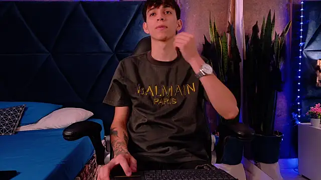 Lion Foster01 online show from 23, 10, 2025