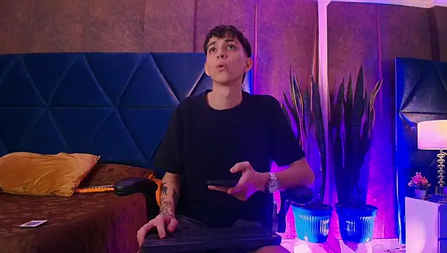 Lion Foster01 online show from 2, 12, 2025