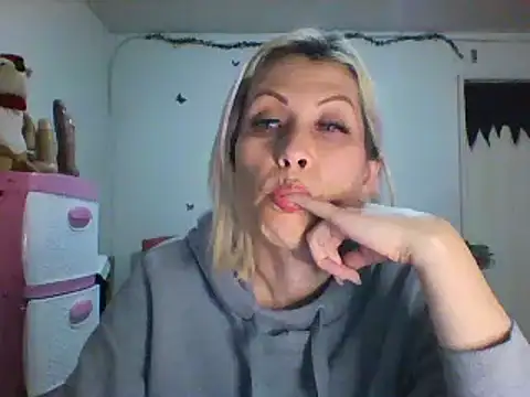 alixia81 online show from 22, 12, 2024