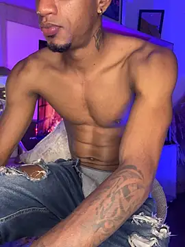 AaronCruz  online show from 28, 10, 2025