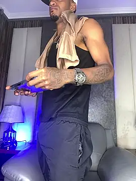 Snapshot of AaronCruz_ chatting on 6, 1, 2026 AaronCruz online show from 6, 1, 2026