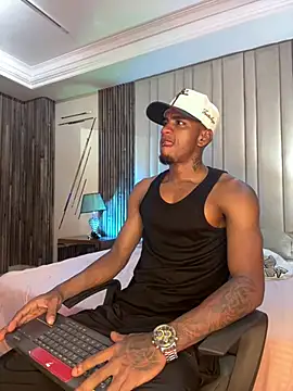 Snapshot of AaronCruz_ chatting on 7, 2, 2026 AaronCruz online show from 7, 2, 2026