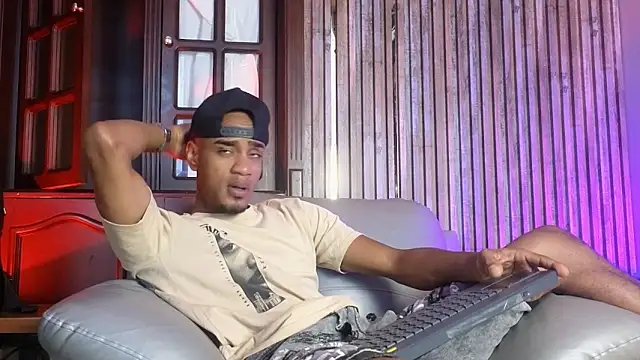 Snapshot of AaronCruz_ chatting on 18, 2, 2026 AaronCruz online show from 18, 2, 2026