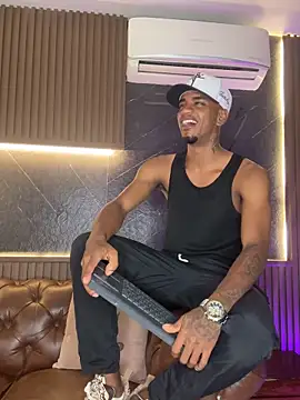 Snapshot of AaronCruz_ chatting on 28, 2, 2026 AaronCruz online show from 28, 2, 2026