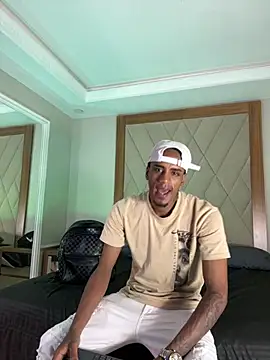 Snapshot of AaronCruz_ chatting on 11, 3, 2026 AaronCruz online show from 11, 3, 2026