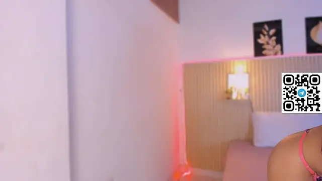 Snapshot of Harmony_Malkova chatting on 22, 11, 2025 Harmony Malkova online show from 22, 11, 2025