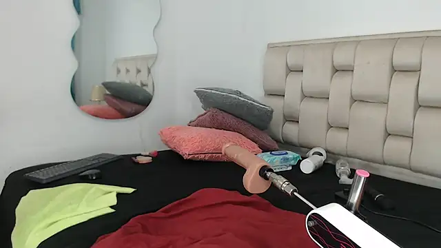 Roxy-Smith online show from 26, 9, 2025