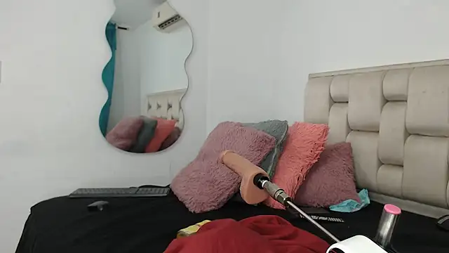 Roxy-Smith online show from 16, 10, 2025