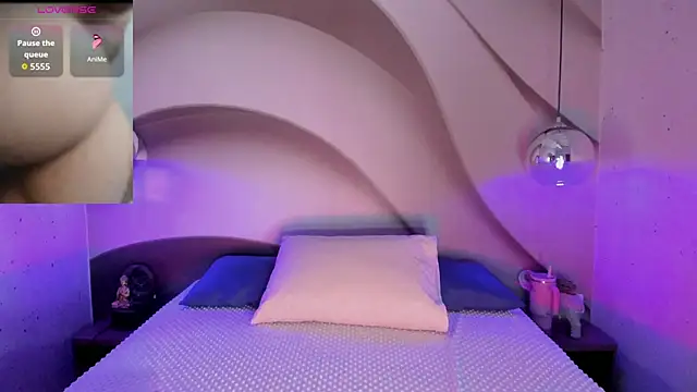 Snapshot of LottiCarter chatting on 7, 4, 2026 LottiCarter online show from 7, 4, 2026