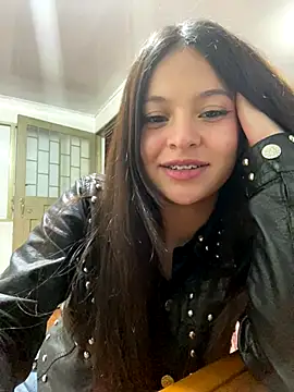 Snapshot of LucyEvans_ chatting on 20, 10, 2025 LucyEvans online show from 20, 10, 2025