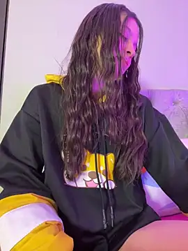 Snapshot of LucyEvans_ chatting on 3, 11, 2025 LucyEvans online show from 3, 11, 2025