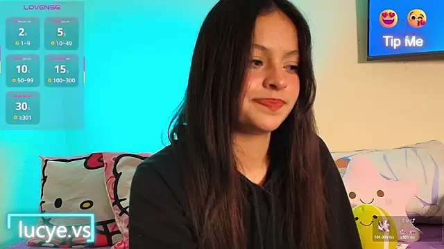 Snapshot of LucyEvans_ chatting on 17, 11, 2025 LucyEvans online show from 17, 11, 2025