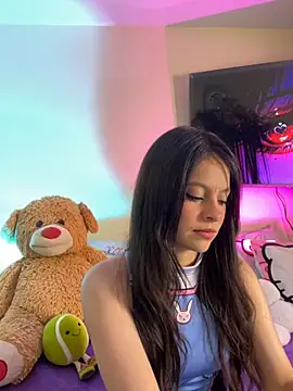 Snapshot of LucyEvans_ chatting on 20, 11, 2025 LucyEvans online show from 20, 11, 2025