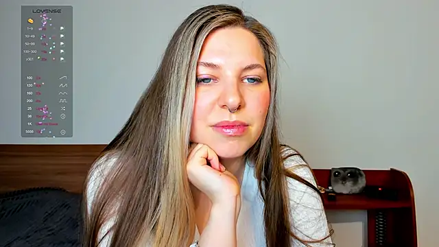 Snapshot of Annie_aww chatting on 1, 2, 2025 Annie aww online show from 1, 2, 2025