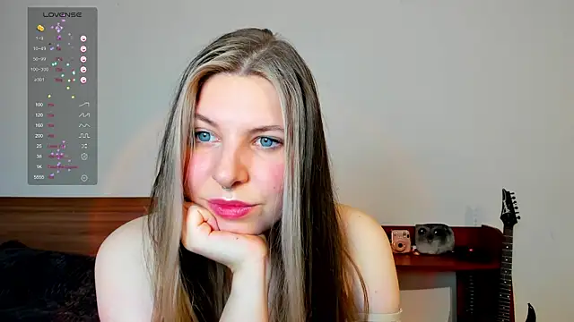 Snapshot of Annie_aww chatting on 2, 2, 2025 Annie aww online show from 2, 2, 2025