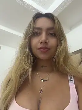 Snapshot of amanda-medrano1 chatting on 4, 5, 2026 amanda-medrano1 online show from 4, 5, 2026