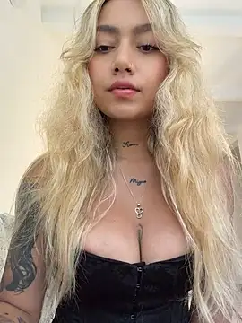 amanda-medrano1 online show from 2, 7, 2026