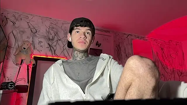 Snapshot of Saturno_v chatting on 4, 2, 2025 Saturno v online show from 4, 2, 2025