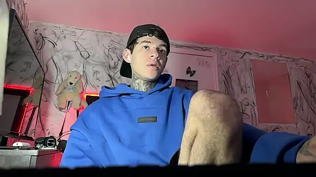 Snapshot of Saturno_v chatting on 5, 2, 2025 Saturno v online show from 5, 2, 2025