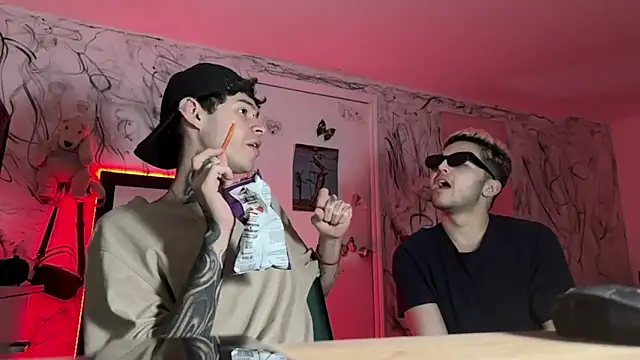 Snapshot of Saturno_v chatting on 6, 2, 2025 Saturno v online show from 6, 2, 2025