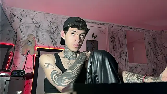 Snapshot of Saturno_v chatting on 7, 2, 2025 Saturno v online show from 7, 2, 2025