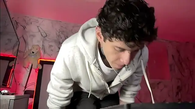 Snapshot of Saturno_v chatting on 14, 2, 2025 Saturno v online show from 14, 2, 2025