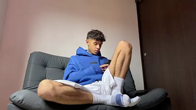 Snapshot of Saturno_v chatting on 4, 3, 2025 Saturno v online show from 4, 3, 2025