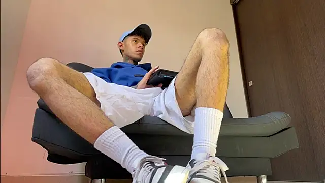 Snapshot of Saturno_v chatting on 5, 3, 2025 Saturno v online show from 5, 3, 2025