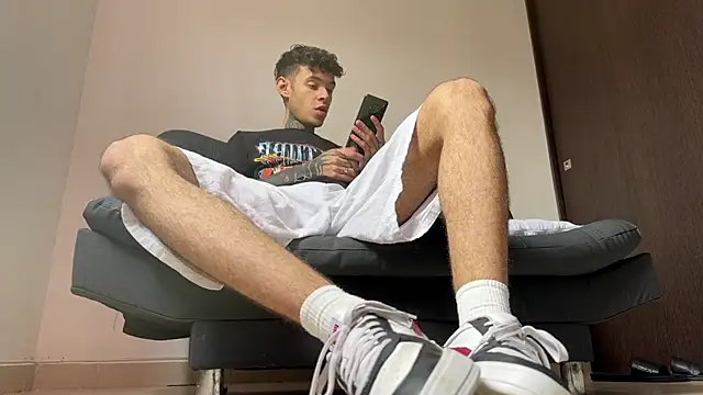 Snapshot of Saturno_v chatting on 10, 3, 2025 Saturno v online show from 10, 3, 2025