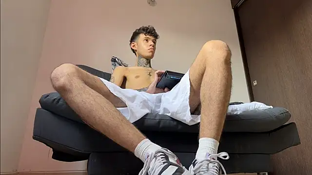 Snapshot of Saturno_v chatting on 11, 3, 2025 Saturno v online show from 11, 3, 2025