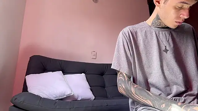 Snapshot of Saturno_v chatting on 13, 3, 2025 Saturno v online show from 13, 3, 2025