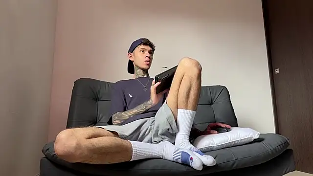 Snapshot of Saturno_v chatting on 15, 3, 2025 Saturno v online show from 15, 3, 2025