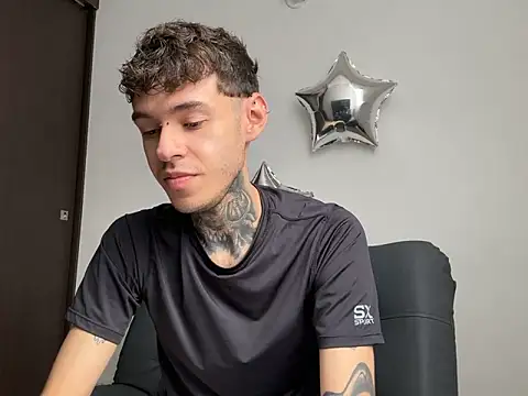 Snapshot of Saturno_v chatting on 15, 9, 2025 Saturno v online show from 15, 9, 2025