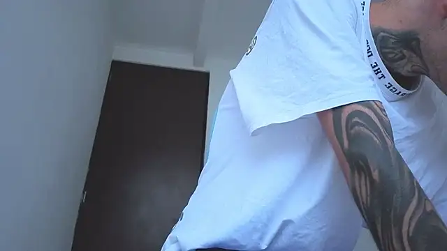 Snapshot of Saturno_v chatting on 29, 9, 2025 Saturno v online show from 29, 9, 2025