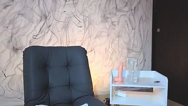 Snapshot of Saturno_v chatting on 4, 10, 2025 Saturno v online show from 4, 10, 2025