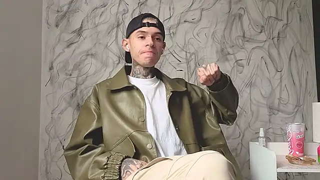 Snapshot of Saturno_v chatting on 14, 10, 2025 Saturno v online show from 14, 10, 2025