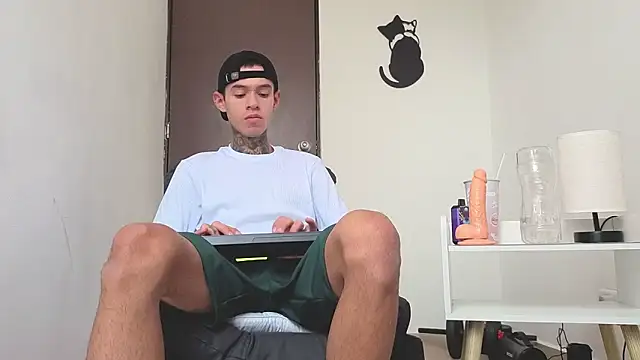 Snapshot of Saturno_v chatting on 13, 11, 2025 Saturno v online show from 13, 11, 2025