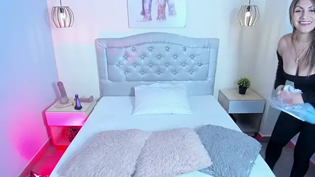 escarleth   online show from 1, 12, 2025