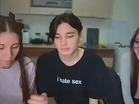 fcjuicy pussy online show from 7, 2, 2025