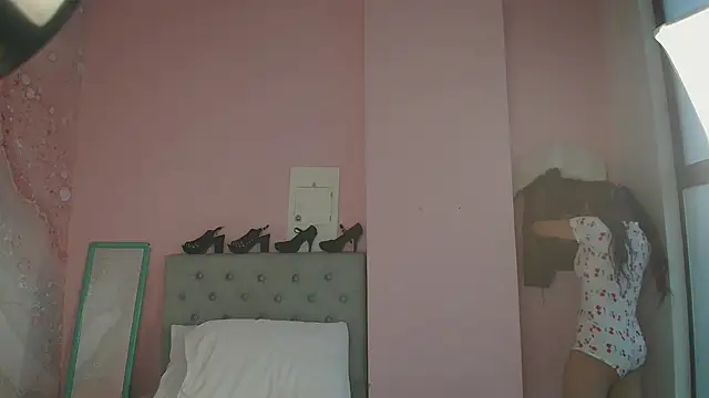 Snapshot of soyzarahtorres chatting on 12, 1, 2025 soyzarahtorres online show from 12, 1, 2025