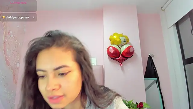 Snapshot of soyzarahtorres chatting on 19, 10, 2025 soyzarahtorres online show from 19, 10, 2025