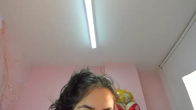 Snapshot of soyzarahtorres chatting on 28, 11, 2025 soyzarahtorres online show from 28, 11, 2025