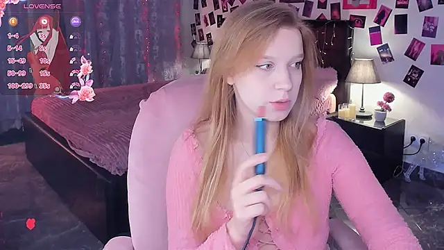 Snapshot of KarambaMoon chatting on 1, 3, 2026 KarambaMoon online show from 1, 3, 2026