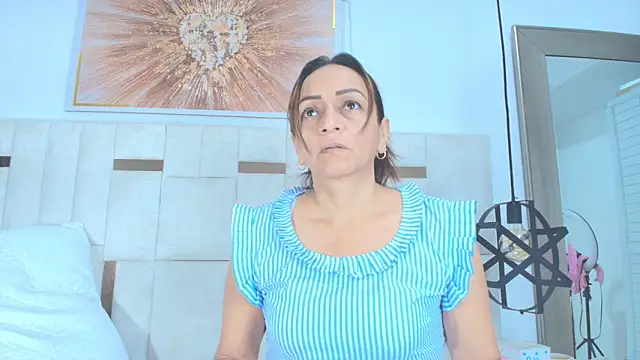 Snapshot of Hottest_Mature_ chatting on 11, 10, 2025 Hottest Mature online show from 11, 10, 2025