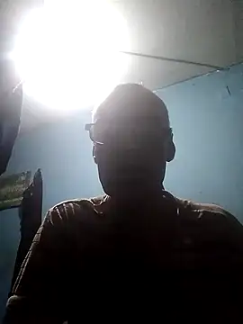 hugosafado333 online show from 17, 12, 2024